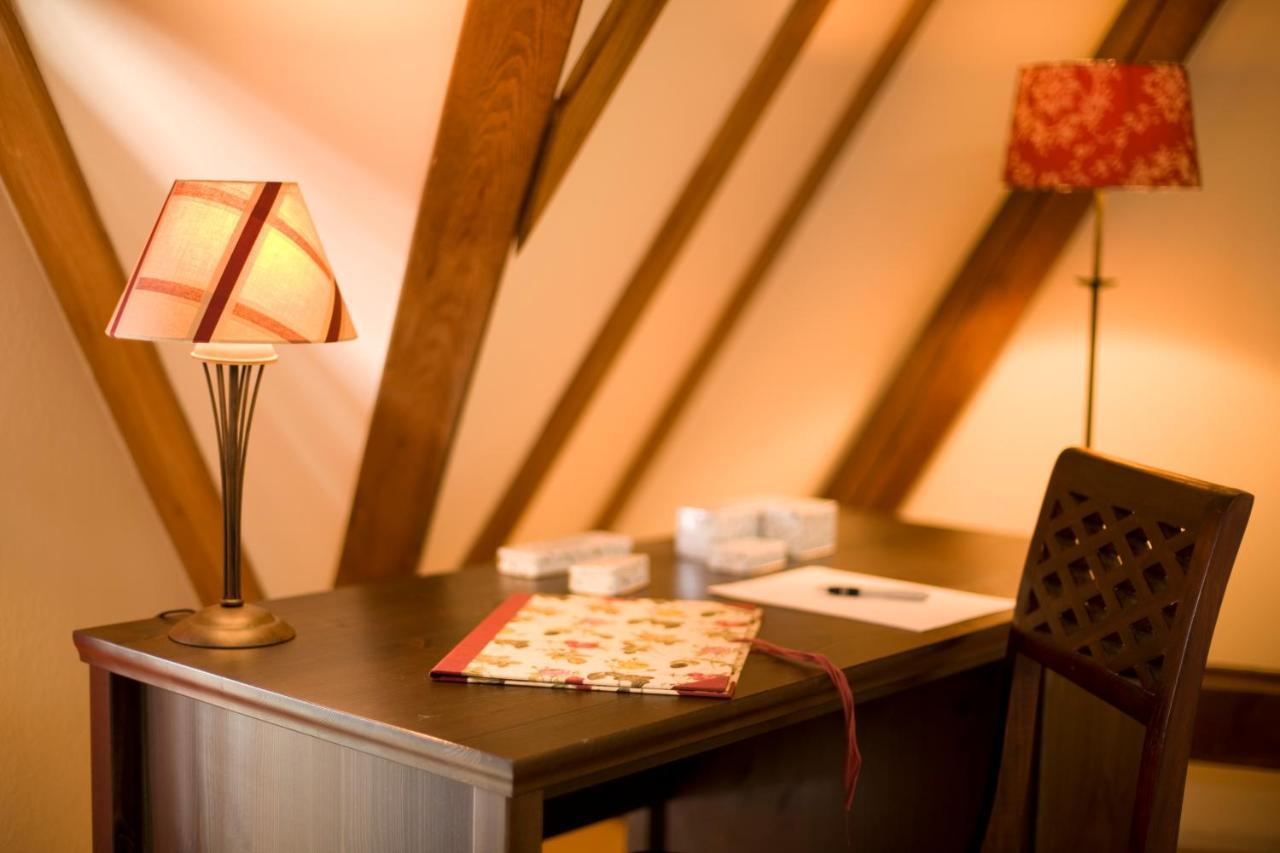 Gasthaus Und Pension "Zum Hauenden Schwein" Wörlitz Quarto foto